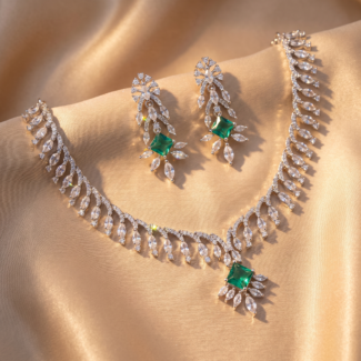 Leaf Fringe Emerald Green Stone Necklace Set with Earrings – Silver Tone